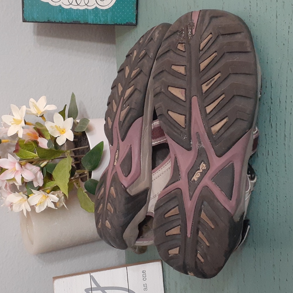 TEVA SANDALS SZ 8 - Picture 2 of 3